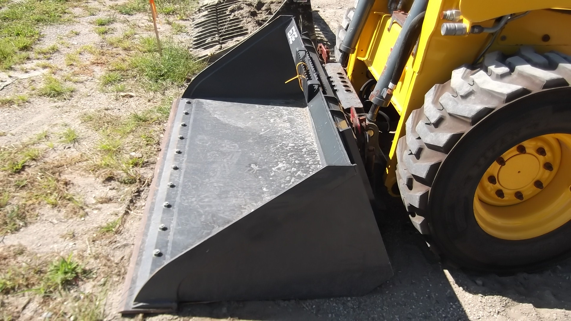 Edge Low Heel Dirt/Construction Bucket