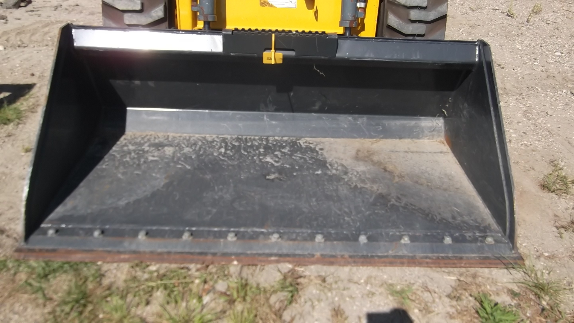 Edge Low Heel Dirt/Construction Bucket